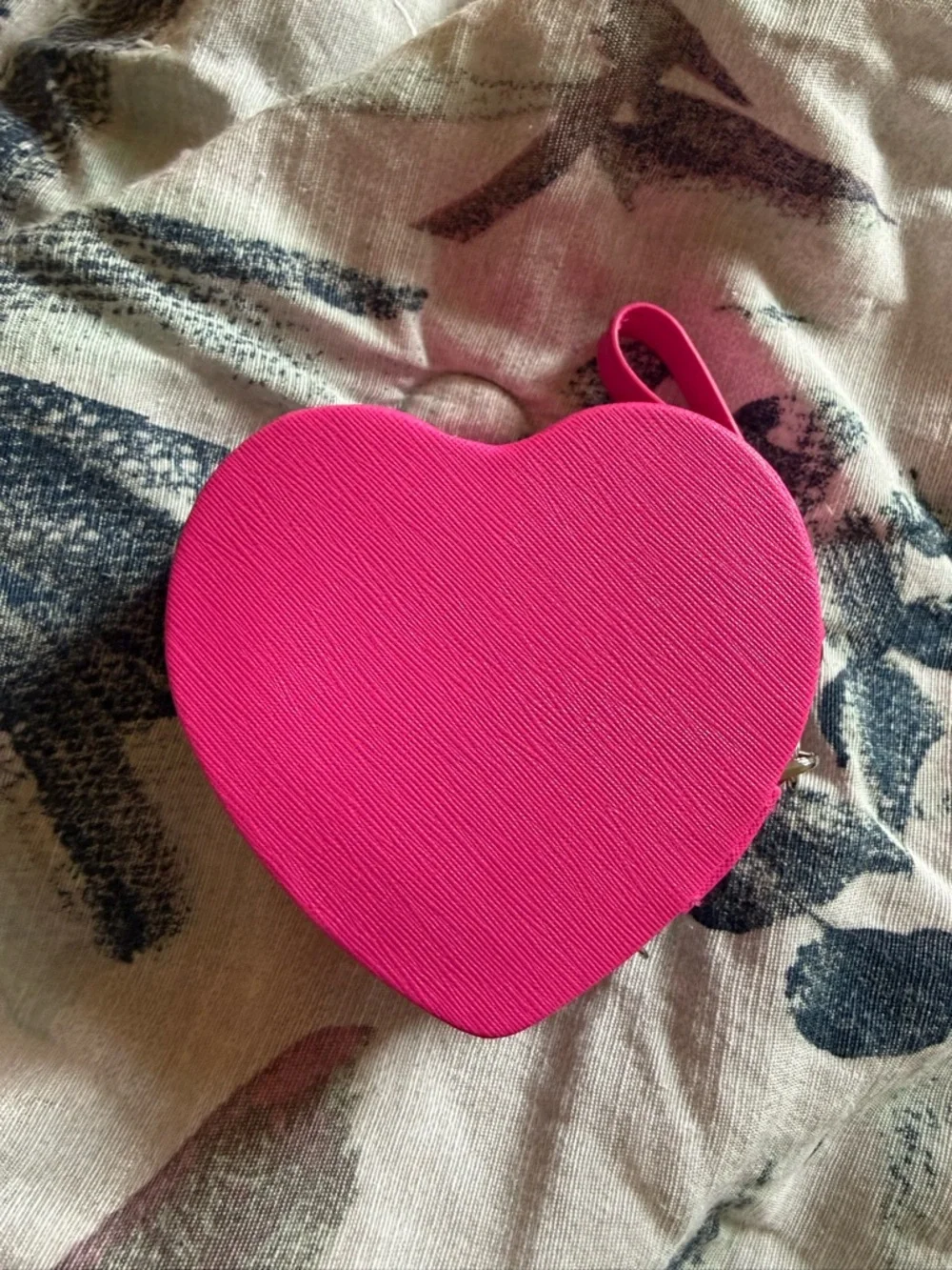 Pandora Heart Zip Jewelry Box Hot Pink - Picture 5 of 6